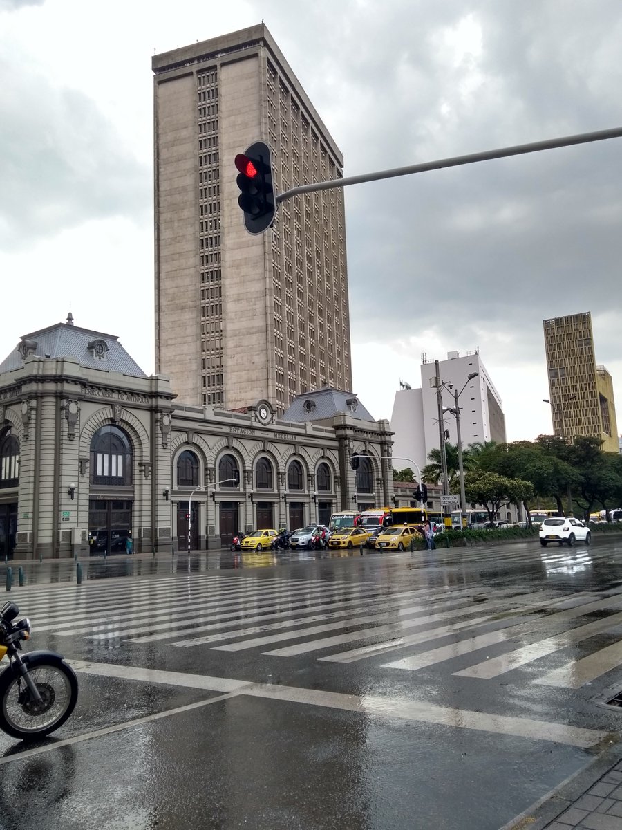 gerarb109's tweet photo. Medallo centro☀️🌧️ https://t.co/sp55HKAwb7
