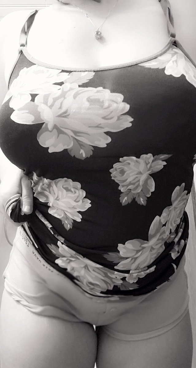 BlitzKristina's tweet photo. Guess what color my boyshort panties are 😏😉
Subscribe to my Onlyfans to reveal the awnser
https://t.co/UqOqSdEQwq

#buyingcontent #sellingcontent #onlyfans #18andover #adultwork #sw #nsfw #paypig #findom #sellingpics #buyingpics 
😈 Free Subscription https://t.co/IhDo4XqNai