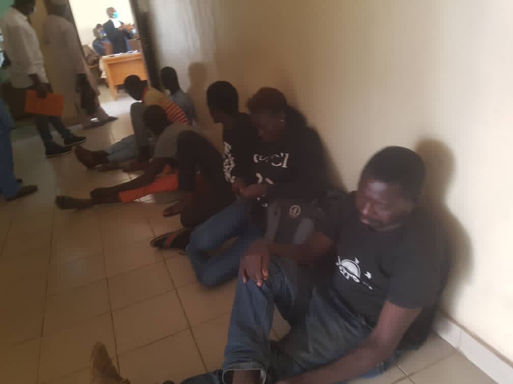 NaijaJonathan's tweet photo. Tosin Adeniji @callmerahila, was arrested by men of the @PoliceNG alongside 5 ors for abiding by the law!
They were denied bail, remanded and the case adjourned until Jan 2021. Yet you tweet #USElection2020?
Your own bad!
#EndSARSΒ οΏΌ #RevolutionNow #FreeAbujasix #FreeMissT https://t.co/Oa6DNK4pUQ