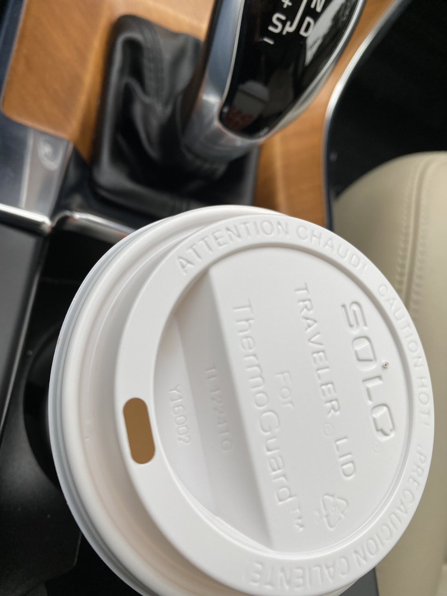 LetoVZacharia's tweet photo. @dunkindonuts Bring back lids PLEASE https://t.co/Jkd8AoW5ne