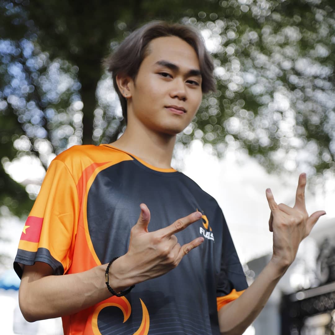 teamflash_gg's tweet photo. End your weekend with a bang!🔥
It's #SundayFunday Flazers!🧡 Spend the day gaming with our #FlashMerch Jersey
Get it HERE 👇
🛒FB: https://t.co/U6Dv3UZho0
🛒IG: https://t.co/f66vgz4Yc1
🛒Shopee: https://t.co/52PYXBarDw
#TeamFlash #MakingGamersHeroes https://t.co/uHz5iIk6XQ