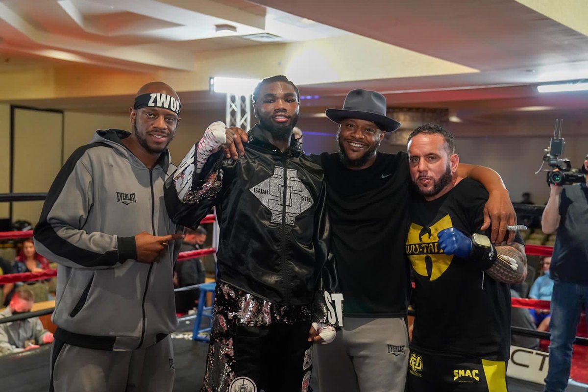 loudibella tweet picture