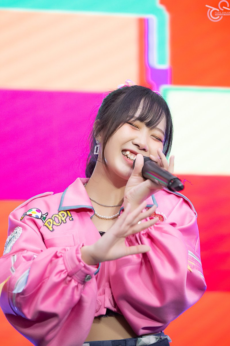 pickpeup's tweet photo. เธียเตอร์วันนี้สู้ๆนะ ✌️
#PupeBNK48 https://t.co/bpykquDZn8