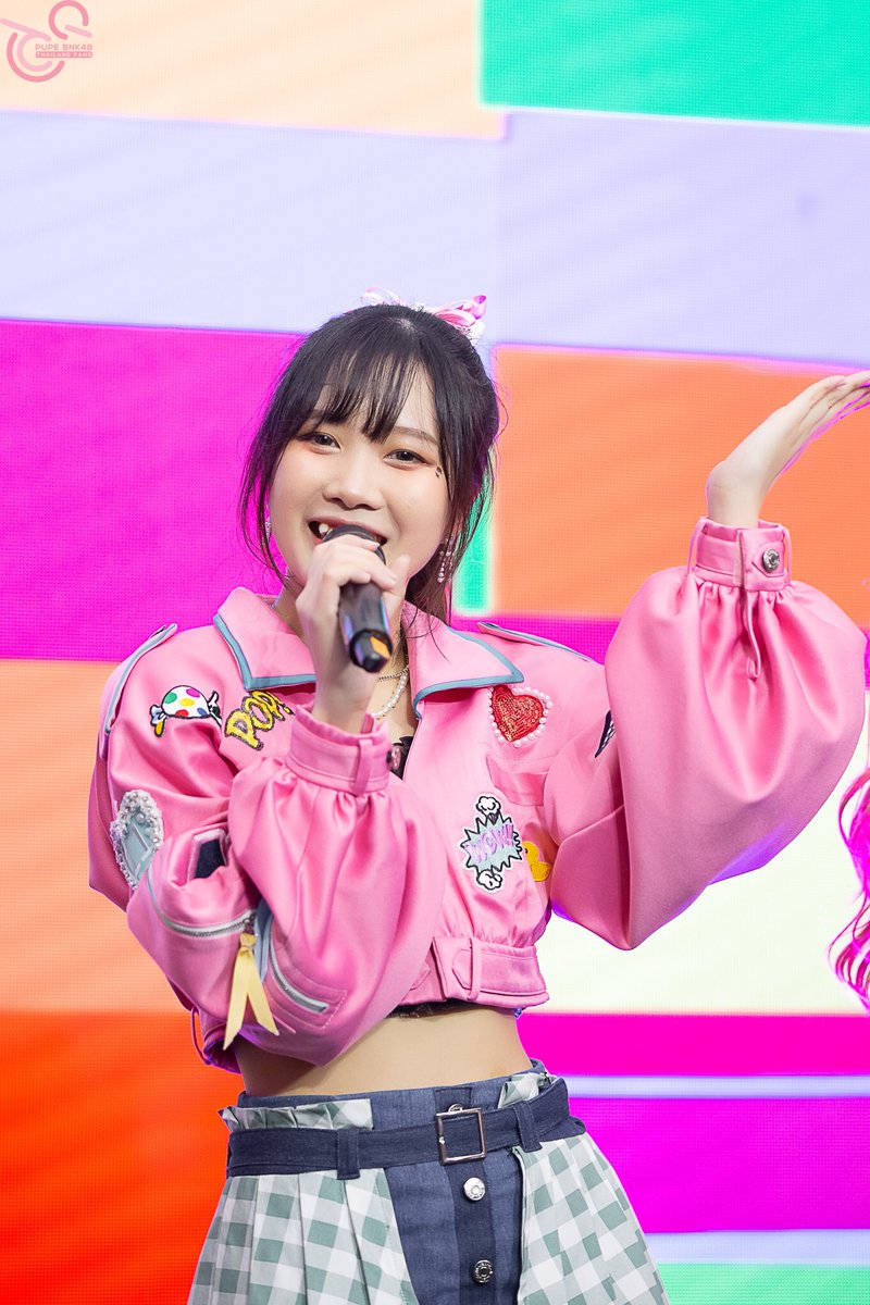 pickpeup's tweet photo. เธียเตอร์วันนี้สู้ๆนะ ✌️
#PupeBNK48 https://t.co/bpykquDZn8