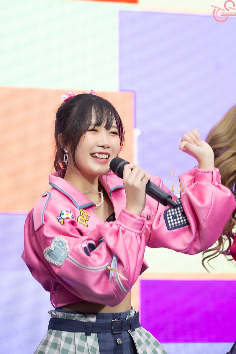 pickpeup's tweet photo. เธียเตอร์วันนี้สู้ๆนะ ✌️
#PupeBNK48 https://t.co/bpykquDZn8