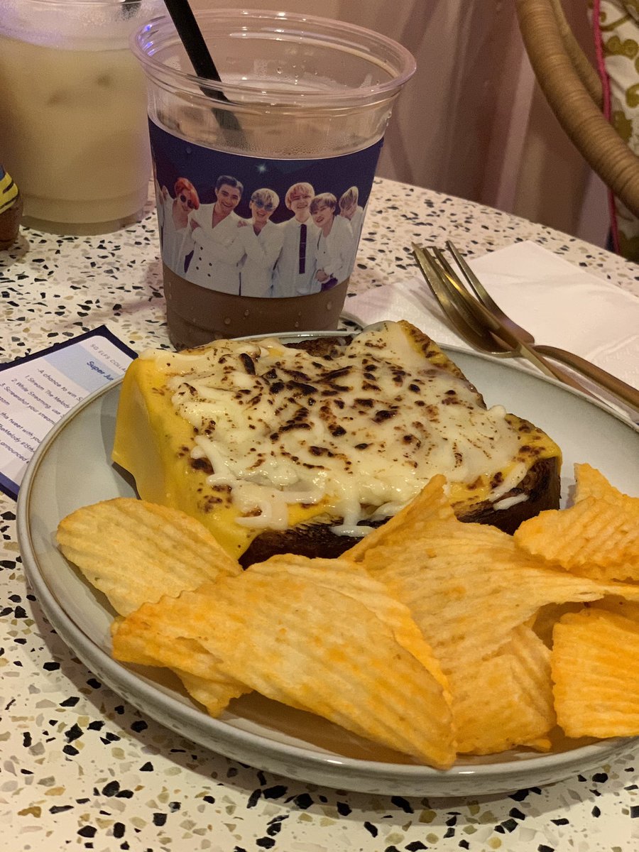 MadameIsis's tweet photo. Back again with the eldest. ๐๐๐
#UnderSJSky
#GathertheMisfits
#@SJofficial #SUPERJUNIOR #์ํผ์ฃผ๋์ด #ในใผใใผใธใฅใใข #15thAnniv_WalkTogether #๋ฌ๋ ค์จ15์ฃผ๋
_์์ก๊ณ ๊ฑธ์๊น https://t.co/xCgLjILZwO