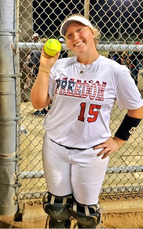 AMNTX18u's tweet photo. Trust the process & good thing will happen. This kid had been fighting it a bit at the plate. All came together 2night as she adds her name to the #AFBombSquad list. C. Candahl @courtcsoftball hit a 3 run laser to tie the game late in the 5th. #FeedMeMore https://t.co/NZ4EfaNCJI