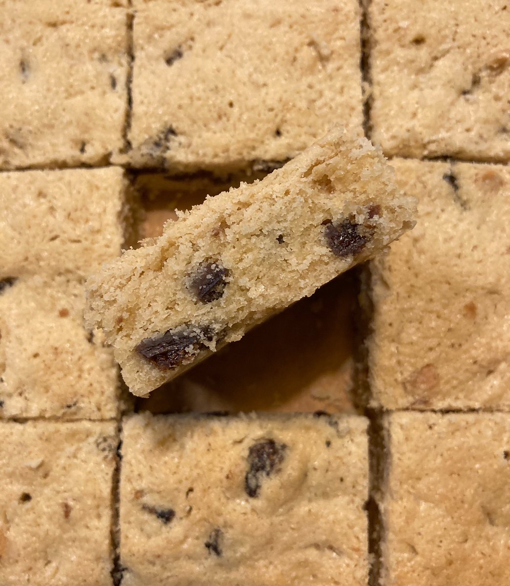 muffins_awesome's tweet photo. ドライフィグピーナッツバターブロンディ
GF fig peanuts butter blondie

#米粉　#グルテンフリー　#焼き菓子　#ブロンディ　#ピーナッツバター　#イチヂク https://t.co/UdxbTzx1Nh