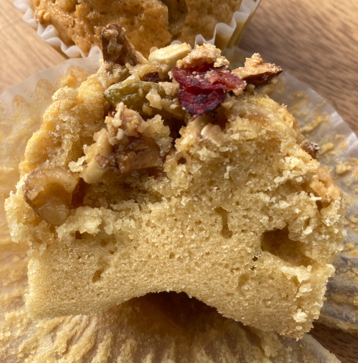 muffins_awesome's tweet photo. ナッツ&amp;ドライフルーツソイマフィン
GF nuts&amp;dry fruits soy muffin

#米粉　#グルテンフリー　#焼き菓子　#マフィン　#豆乳 https://t.co/vbN3KVm8sg