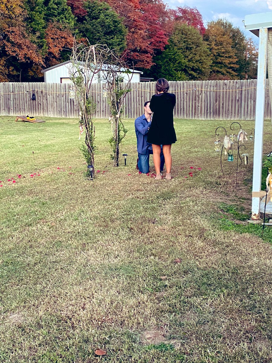 katttttttt7's tweet photo. WERE GETTING MARRIED 💙💙💙💙💙 https://t.co/rX0Oj0stjo