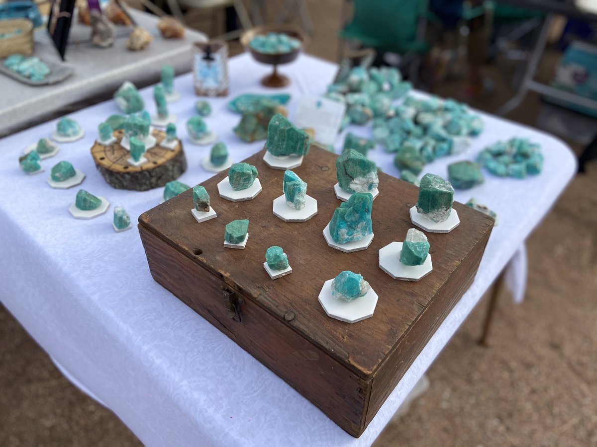 urbnlgndbass's tweet photo. Had some fun selling my jewelry, orgonite and gems today. The clouds were insane. Was fun disconnecting and just being outside among the crystals and good people. #gemshow #coloradoamazonite #orgone #livelifecreatively https://t.co/vcE5paBoLJ