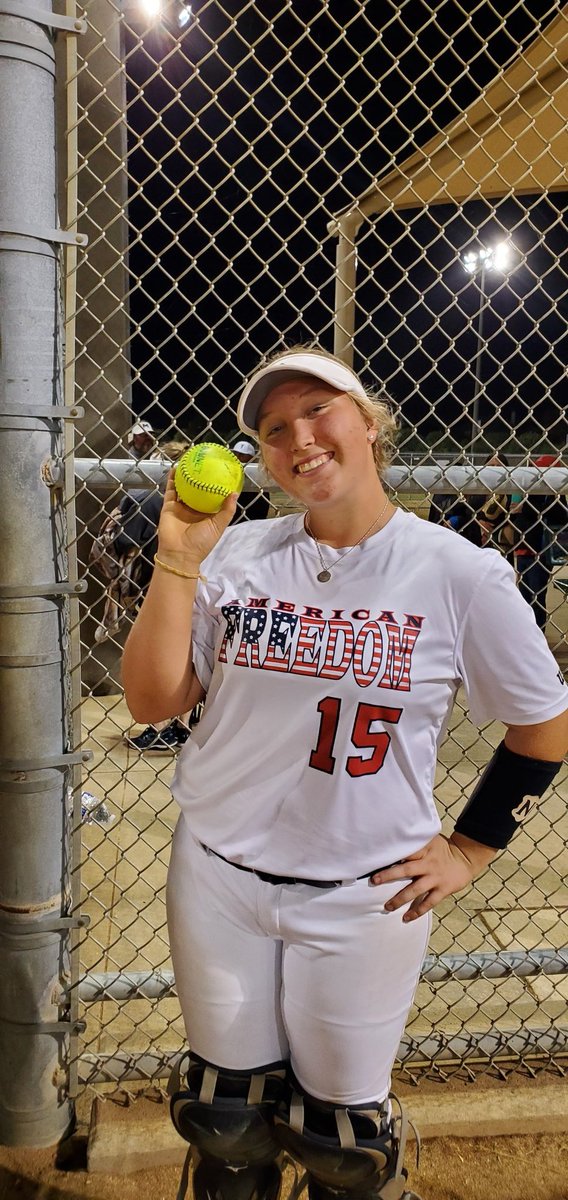 AMNTX_CoachJeff's tweet photo. #AFGoldNTX Fall 2020 Bomb Squad membership application has been submitted and processed. Congratulations, @courtcsoftball 2022 C/3b uncommitted, on today's Grand Slam Homerun. Looking forward to additions applications!!!! #AFPride https://t.co/vd7xLrFft3