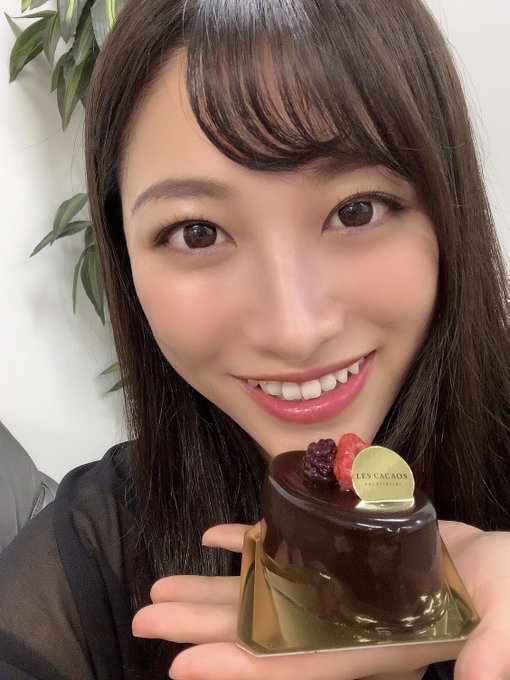 小腹,満たされました☺️  みんなが逢いに来てくれるの本当に嬉しいなあ☺️  落ち着くし元気もらうし必要不可欠な時間&hellip;🧡  いつもいつも優しく隣にいてくれて,どうもありがとうございます。  一緒に飲んだコーヒーが美味しかった🥰  https://t