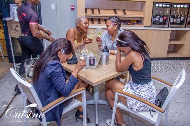 DJHomecoming's tweet photo. Fun was had last night. π
π @Ludz_SA @SoulDiva_DJ @EdsoulSA @cuisinomelrose
#SoulacedSessions
#LifeAsADJ https://t.co/NfDtdEhddT