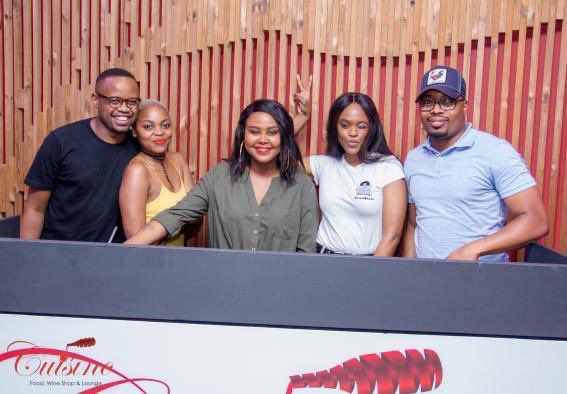 DJHomecoming's tweet photo. Fun was had last night. π
π @Ludz_SA @SoulDiva_DJ @EdsoulSA @cuisinomelrose
#SoulacedSessions
#LifeAsADJ https://t.co/NfDtdEhddT