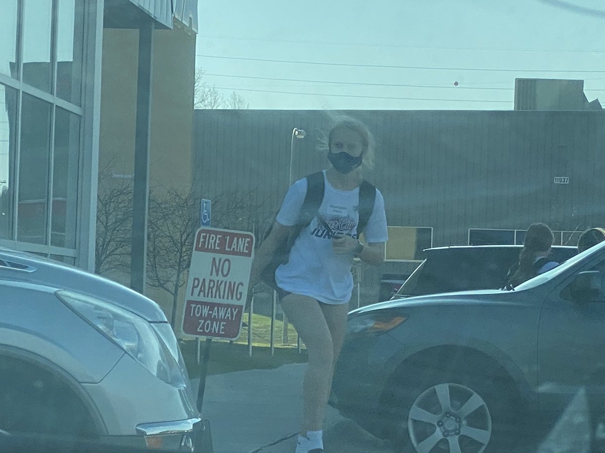 DJKDuBOmaha's tweet photo. This girl requested this opportunity went through pre-tryouts practices for 2 clubs as she prepares for tomorrow morning! Good luck no matter what your family loves you! #Nov07 #Volleyball🏐 #GoalDriven #GetBackToGoals #EXCUSESorRESULTS #1dayATaTIME #BLOGGER #SaturdaySaving https://t.co/61pU1CseeN