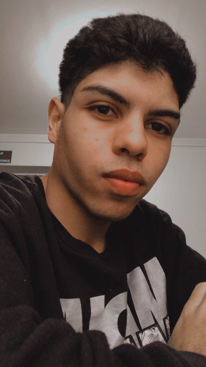 f3sant_'s tweet photo. tô sem foto pra posta então vai essas msm 👉🏻👈🏻🙆🏻‍♂️ #CloseGayBlogbr https://t.co/xx3MZe5AiF
