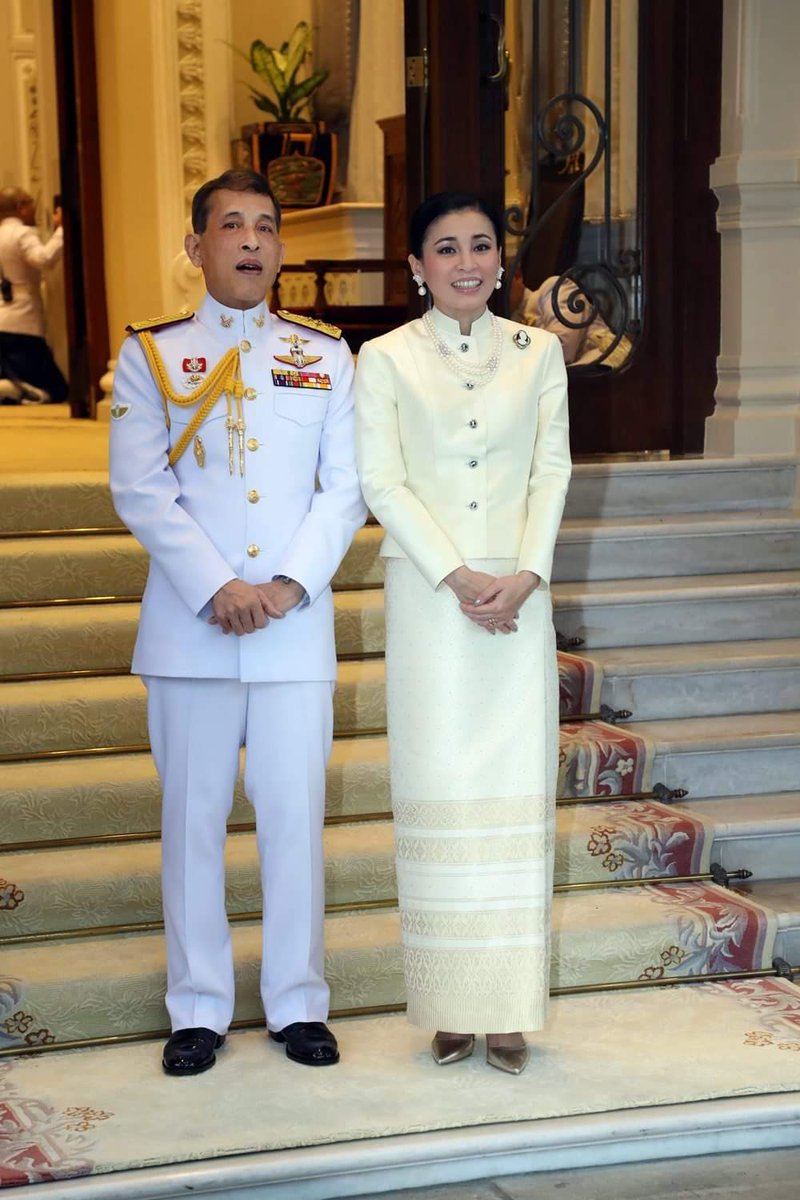 สลิ่มปกป้องสถาบัน🇹🇭👑 tweet media