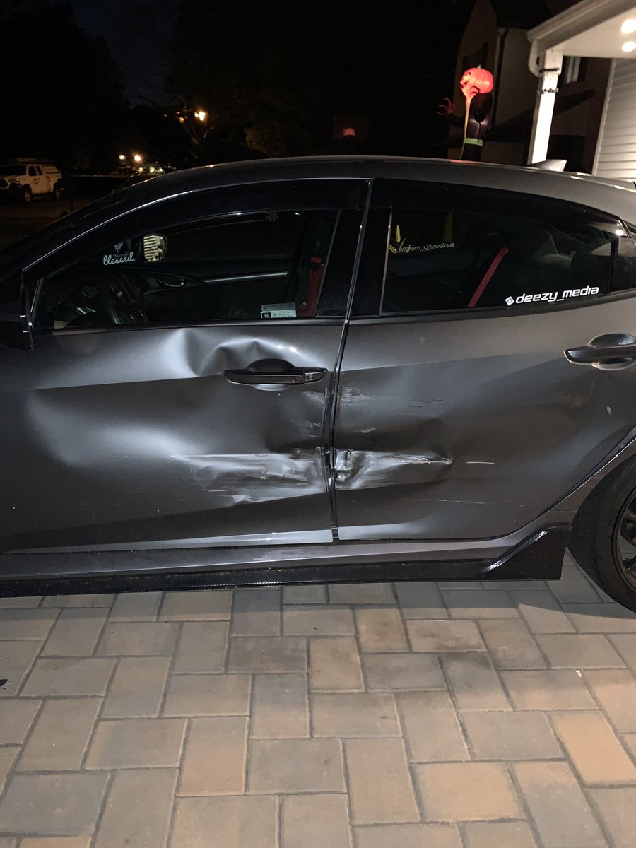 deezy_media's tweet photo. Fuck bad drivers man.😔 https://t.co/alx9EiEH3C