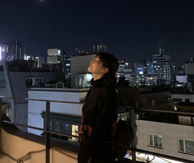 𝙖𝙡𝙡 𝙩𝙝𝙚 𝙨𝙩𝙖𝙧𝙨 𝙖𝙧𝙚 𝙖𝙡𝙞𝙜𝙣𝙞𝙣𝙜 ✨

momo &amp; jun | a twiceteen au  

— after a tinder match went wrong, jun tries to save the night and comfort his long time friend, momo, around the city in one night to forget.