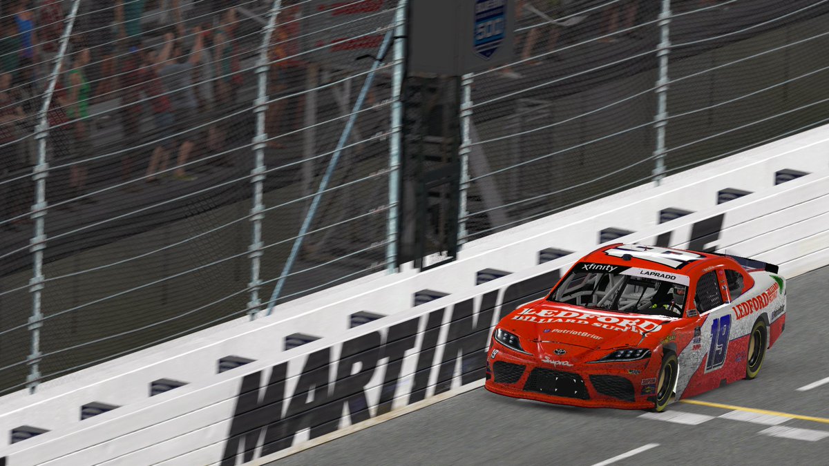 justinmelillo's tweet photo. Tempers FLARED. Fenders RUBBED.
FEELINGS WERE HURT.
@PatriotBriar survives the paperclip, and claims his first career @FTFRacingLeague win!
@breynolds_66 & @windVOW8820 ADVANCE to the Championship 4!
#fgns @ Martinsville https://t.co/1dUQRQLABQ