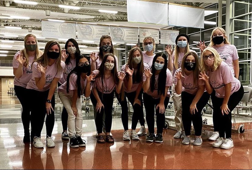 Lissa_JK's tweet photo. What a great way to end my time with @achsjaguarcheer so proud of this team and so blessed to have been apart of this amazing program #2nd #4thoverall #gojags #2020statecheerleading https://t.co/TXSkribRaW