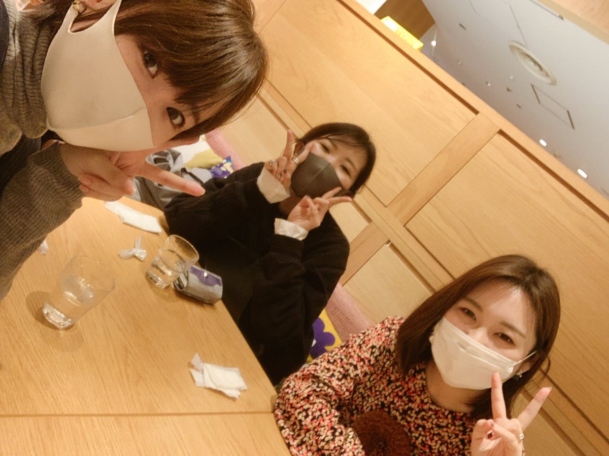 働く女 高校時代の友人たちと会って 昔はディズニーランドが大好きだったけどいつのまにか楽しみがクラブになってて 今に至ってはスーパー銭湯が一番楽しくない って話してて爆笑した 働く女 高校時代の友人たちと会って 昔はディズニーランドが大好きだったけどいつのまにか楽しみがクラブになってて 今に至ってはスーパー銭湯が一番楽しくない って話してて爆笑した