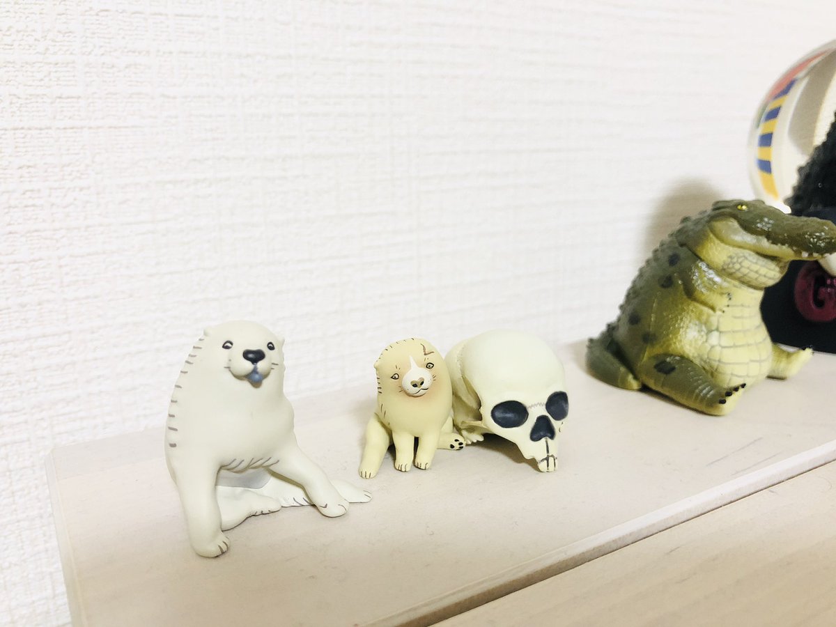 さとこ めちゃくちゃ可愛いガチャした 長沢芦雪のだらんと座る犬可愛すぎる