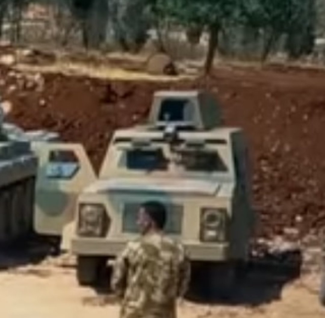 Looks like Damascus riot police have repaired and repainted an armoured vehicle captured from  #NLF in Kafr Nabudah during 2019.Also can be seen belonging to the NLF here: 