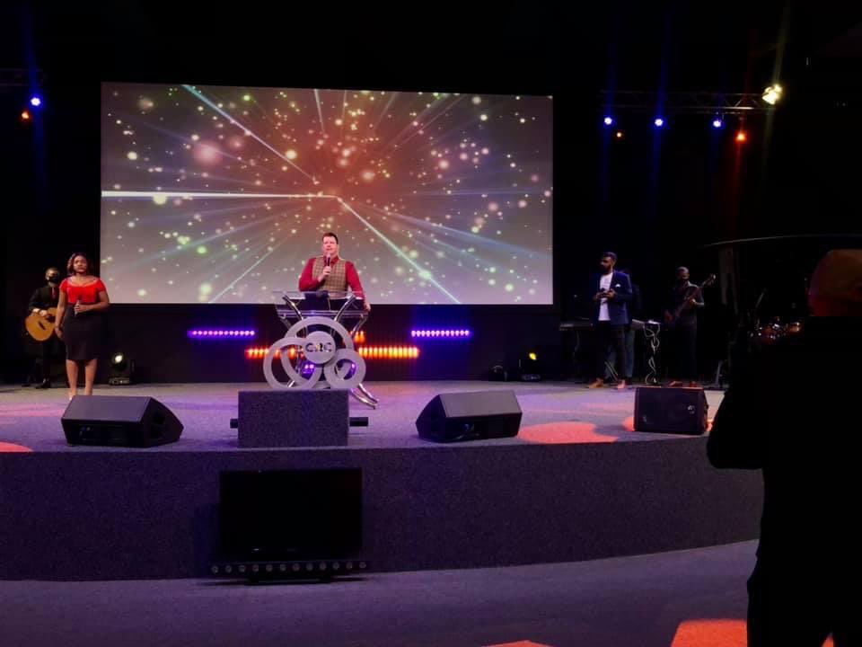 glennschroder's tweet photo. A divided world needs a UNITED CHURCH sharing the Love of God!
We will Recover All by being strong in the Lord!
#ThereIsAWayBack
Huge expectation for tonight’s #RevivalService with Ps @AtBoshoff #CRC #WorldWide 6pm
Follow on one of our many #OnlineChurch Platforms https://t.co/cio9prYdZj
