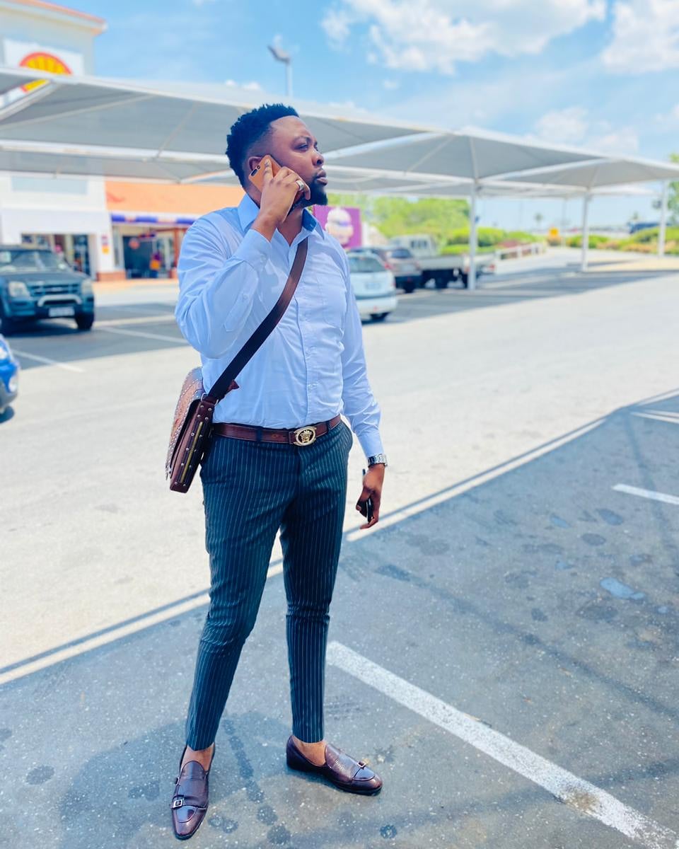 praise_peterson's tweet photo. HELLO MWARI!!!!!
>>>>>Happy Sunday<<<<<<
#praisepetersonmusic #sonofaprophet #jesusreigns #withoutmeasure #supernaturalbaba #ourGodisFire #welcomehere #oneinamillion #iwilltrustinyou #Yes&Amen #myhealer #nonot1 #hereforyou #jesuspower #mightyisyourname https://t.co/uKDlxq2pEl