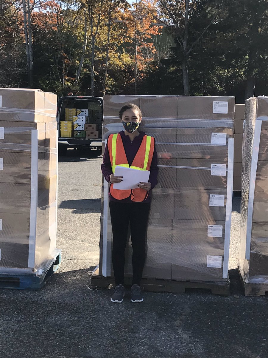 cranberryteam's tweet photo. @MonomoyInteract is making a difference! Our students helped deliver over 1,000 thirty pound boxes of food to needy families. So proud! #faithfamilykitchen #monomoysharks @MonomoySchools https://t.co/27lfdJd2qM