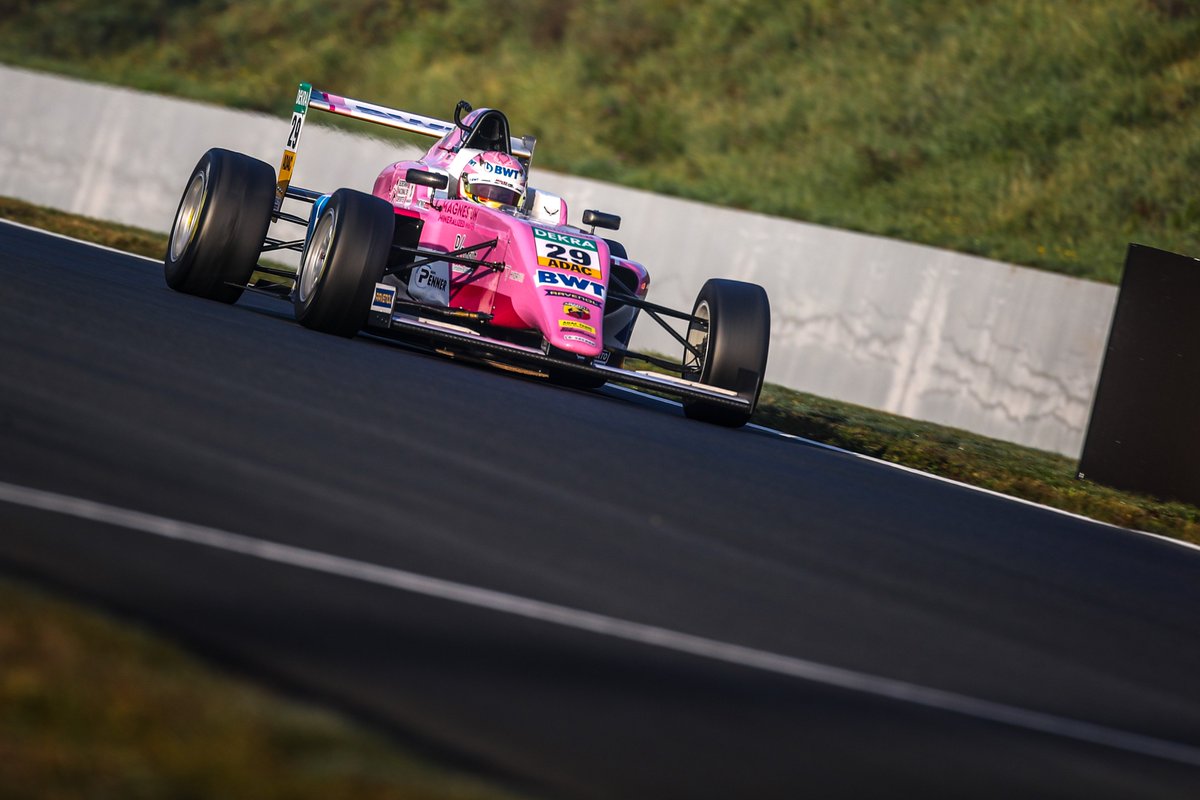 MMosport's tweet photo. .@ADAC #F4 penultimate #race of the season 🏁
P7 2️⃣9️⃣ @joshuaduerksen1
P9 7️⃣ #JoseffKnopp
P12 2️⃣3️⃣ #ErickZuniga
The final race starts 14:55 CET #LIVE ➡️ https://t.co/057p5dMdCQ
#adacformel4 #finale #raceday #motorsport #p2 #bwt #racing #tatuus #abarth #bwtfamily #newtalents https://t.co/QsxIocdaT5