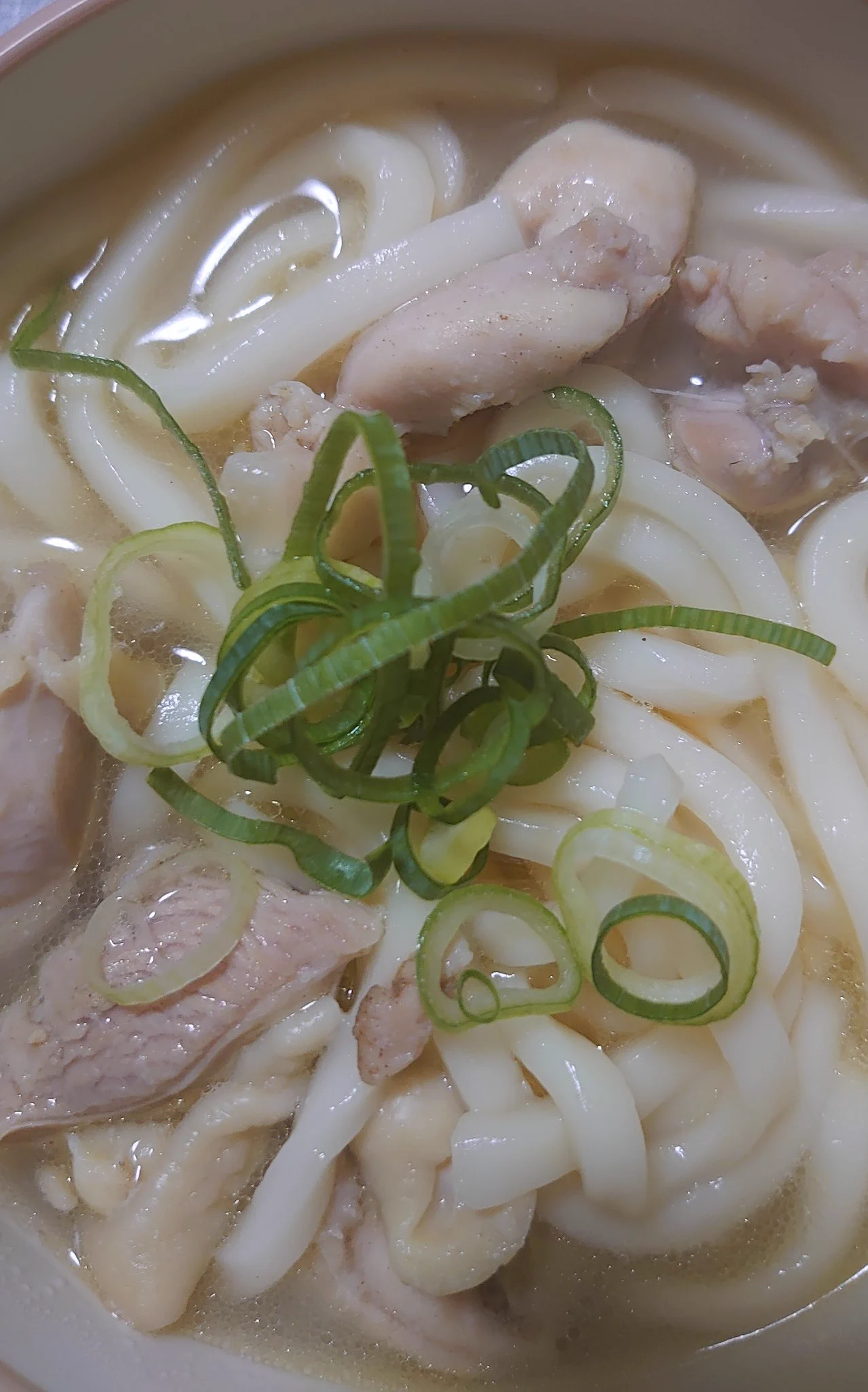 晩ごはんに作りました！
にんにくが効いてて、かつ下味を付けた鶏肉がいいアクセントになってました☺️
体もあったまっておいしかったです！🍜
また作ります！😆  