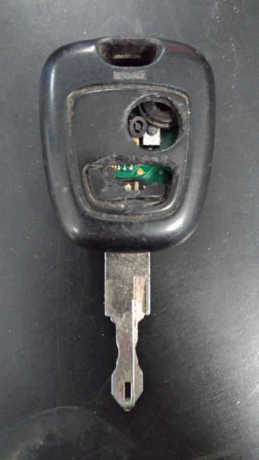 PerinelliF's tweet image. Hai la chiave auto che chiede pietà ? 🤕 😅
Passa al Centro Chiavi Perinelli per dare nuova vita alla tua chiave auto 💥
 .
.
.

Centro Chiavi Perinelli
Viale della Repubblica 1D
Peschiera del Garda 37019 VR
045-7550498
centrochiaviperinelli.it

#perinelliforniture…