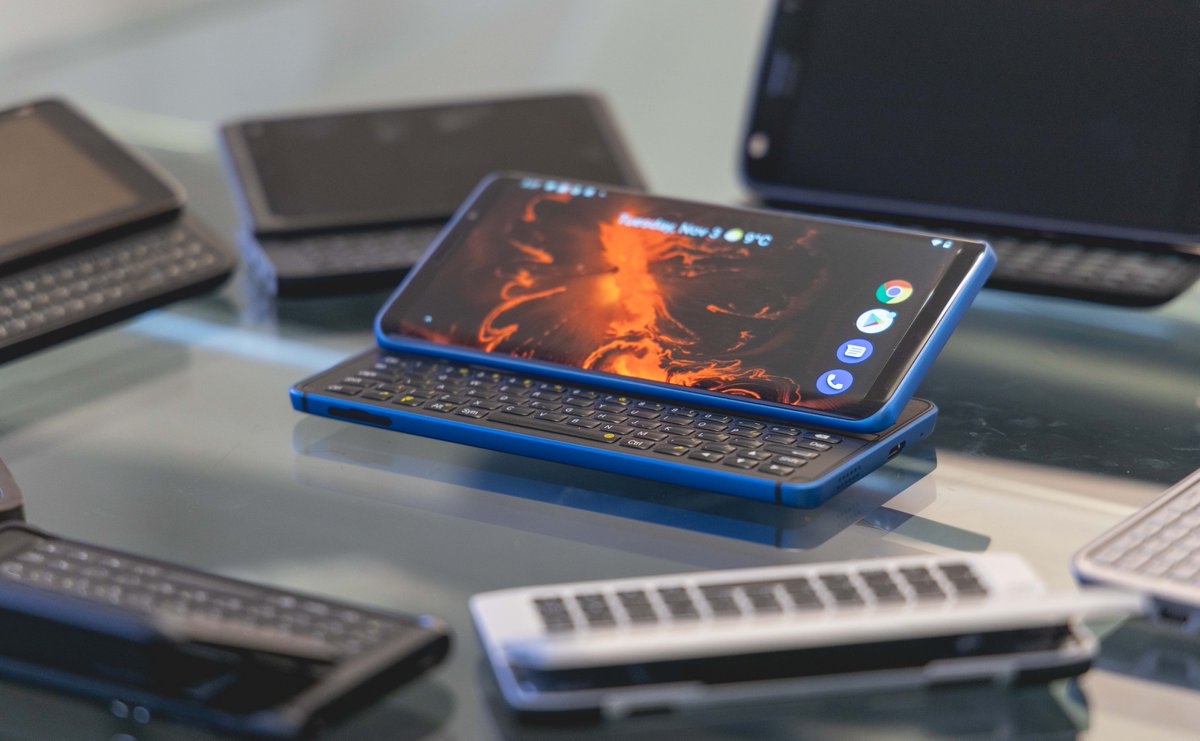 thefxtec's tweet photo. The return of the keyboard smartphones 👀Comment below the ones you recognise 👇#Smartphone #Keyboard #Android #Lineage #UbuntuTouch https://t.co/bTMCBI3kSx