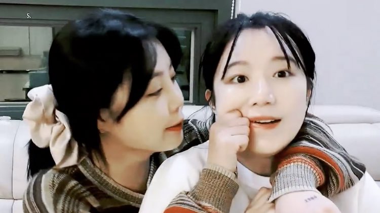 langxiao00's tweet photo. 서슺쯴식 애정표현 https://t.co/yWjy64Xe0f