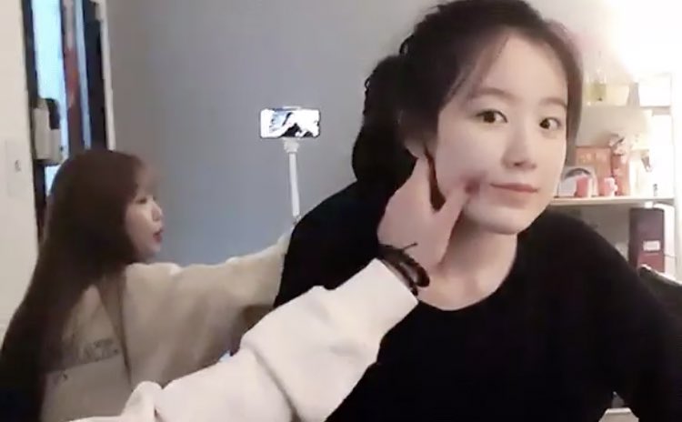 langxiao00's tweet photo. 서슺쯴식 애정표현 https://t.co/yWjy64Xe0f