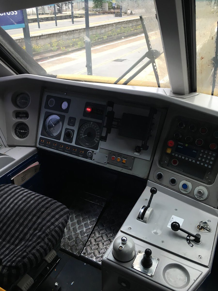 SimonZev's tweet photo. DAY237: 30/05/2019 I travelled behind @LNER 91129 from @NetworkRailKGX-#Edinburgh Waverley for a weekend in 1 of my favourite cities. Before departure I got to inspect the cab & all the whooshy bits. #TrainTravel #TravelbyTrain #Intercity225 #ScotTrip
#CoronaAlone #CoronaLockdown https://t.co/5WtdPS8G8s
