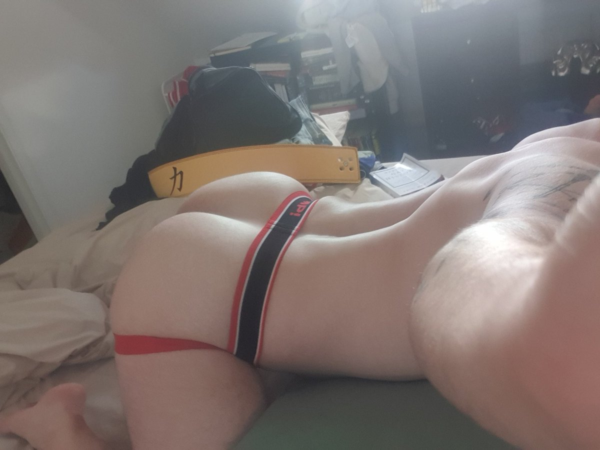 His Royal Thighness tweet media