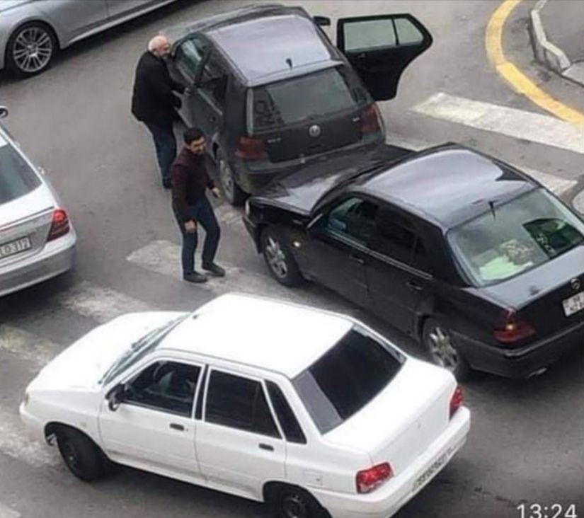 Deyir ki, Şuşanın işğaldan azad olunmasını qeyd edərkən şəhərdə yüngülvari qəza baş verib və sürücülər düşərək qucaqlaşıb gülürlər. Nə gözəl qəzasan🥰