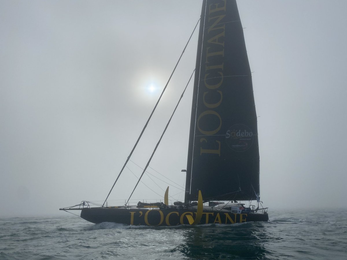 ArmelTriponSkip's tweet photo. H-1 Une jolie « purée de pois » @VendeeGlobe ! Mais le soleil de @LOccitane_FR est bien là 😉
#Loccitanesailingteam #NotJustABrand https://t.co/qLHZ615Czi