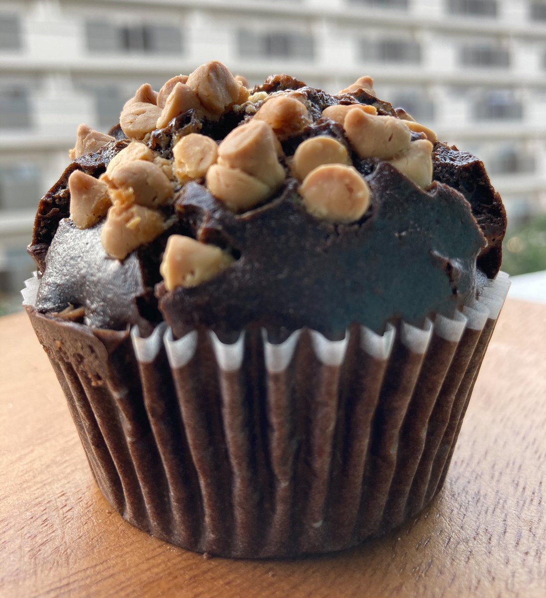 muffins_awesome's tweet photo. チョコレートホワイトチョコチップマフィン
GF chocolate white  chocolate chips muffin

#米粉　#グルテンフリー　#焼き菓子　#マフィン　#チョコレート https://t.co/BdgJ6yJboF