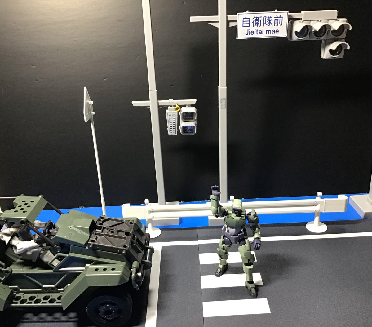 おもちゃ屋本舗 米沢店 Ar Twitter 1 24信号機番外編 ヘキサギアも1 24 同スケールなので一度配置してみました 流石に世界観が合わないでしょうが 楽しい この状態での展示は行っておりません おもちゃ屋本舗 米沢店 Ar Twitter 1 24信号機番外編 ヘキサギアも1 24 同スケールなので一度配置してみました 流石に世界観が合わないでしょうが 楽しい この状態での展示は行っておりません