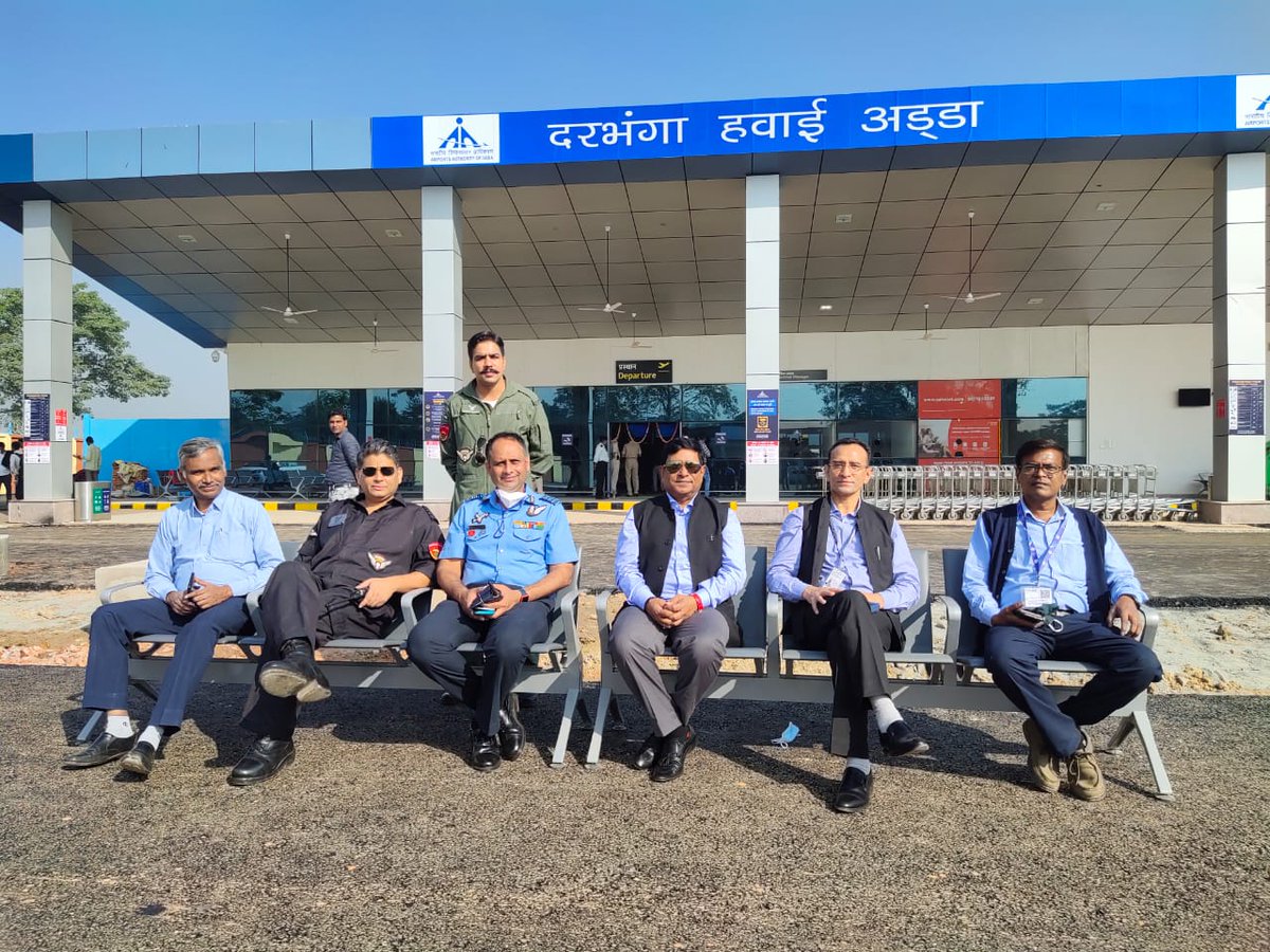 IndiaCongo's tweet image. मिथिलावासियों की मनोकामना हुई पूरी।

A momentous day for team MoCA &amp;amp; @AAI_Official with the first commercial flight under #UDAN - RCS has landing at Darbhanga Airport. 
 #SabUdenSabJuden  @TourismBiharGov @PIB_Patna