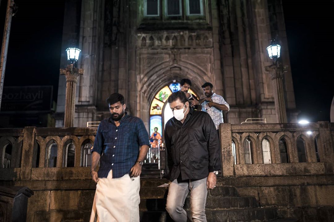 madcrewofficial's tweet photo. Actor #SureshGopi with his upcoming film #Ottakomban 's Director #MathewsThomas at Pala Kurishu Church.

follow @madcrewofficial for more !

#mollywood // #madcrewcreations https://t.co/FUfzwmSyTI