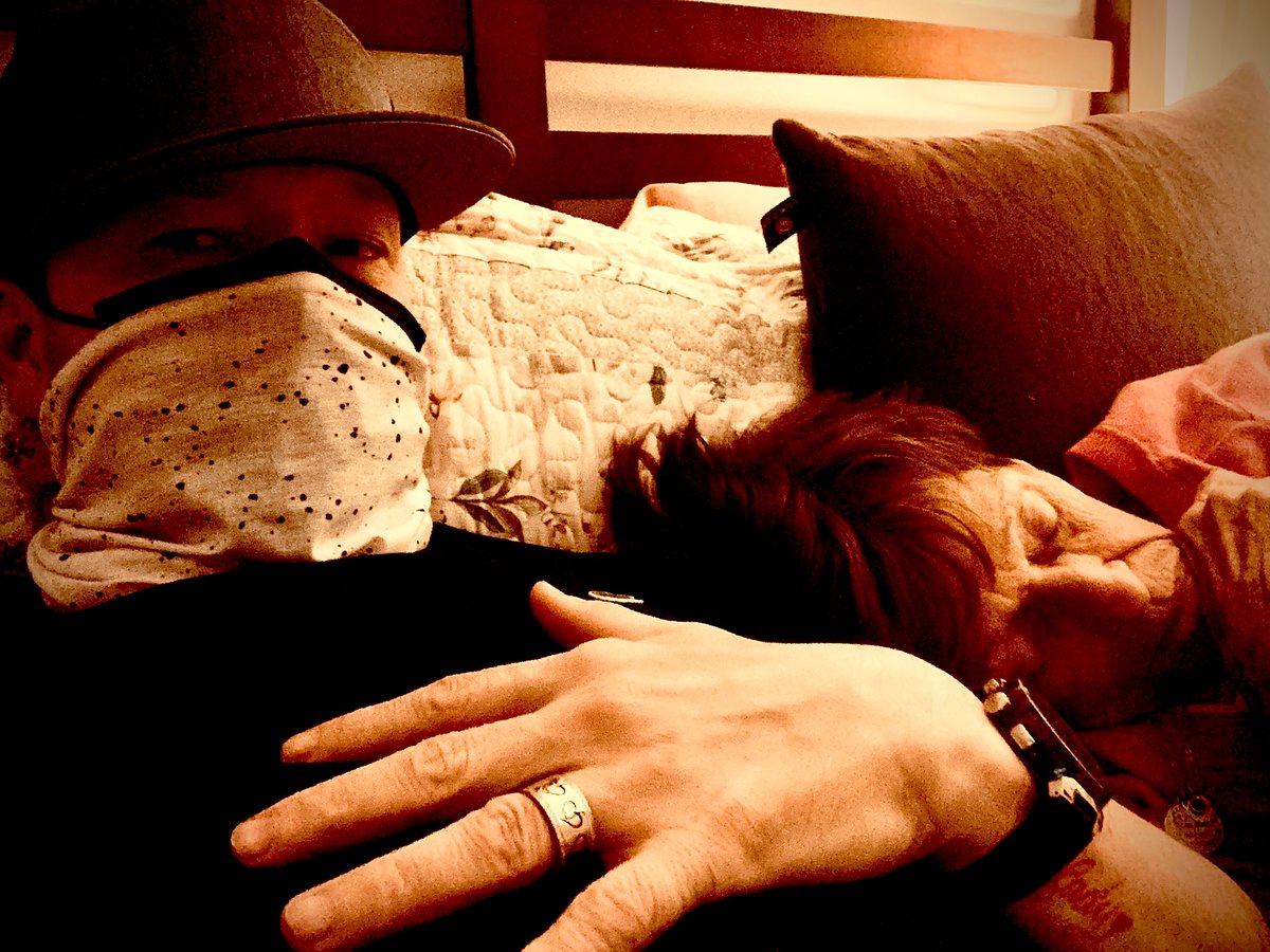 Donnie Wahlberg tweet media