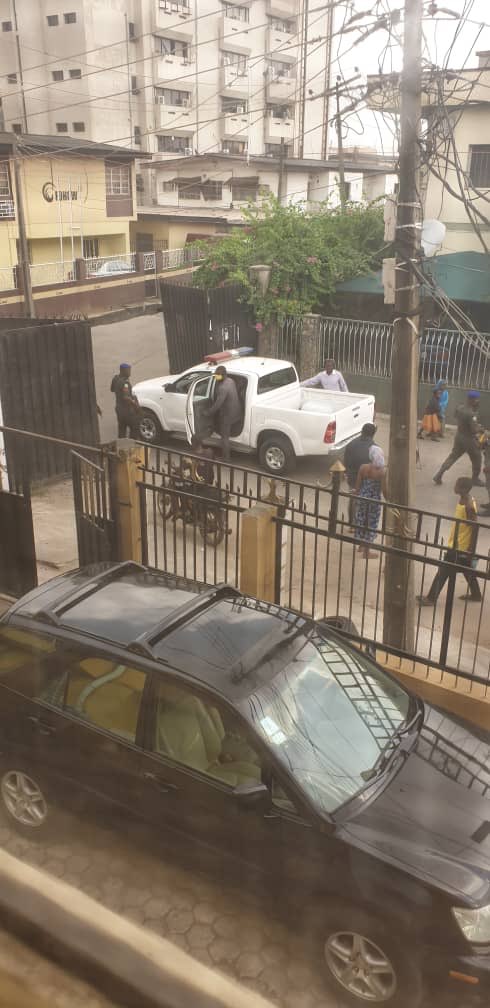 sowore's tweet photo. #Endsars  Yesterday, the Commissioner of @PoliceNG in Lagos, Hakeem Odumosu sent a police team to break into @simplyeromz Eromosele Adene’s home in Ikeja area, he was subsequently abducted because they found his number on flyers in circulation! #FreeEromz https://t.co/3sj1Gzssie