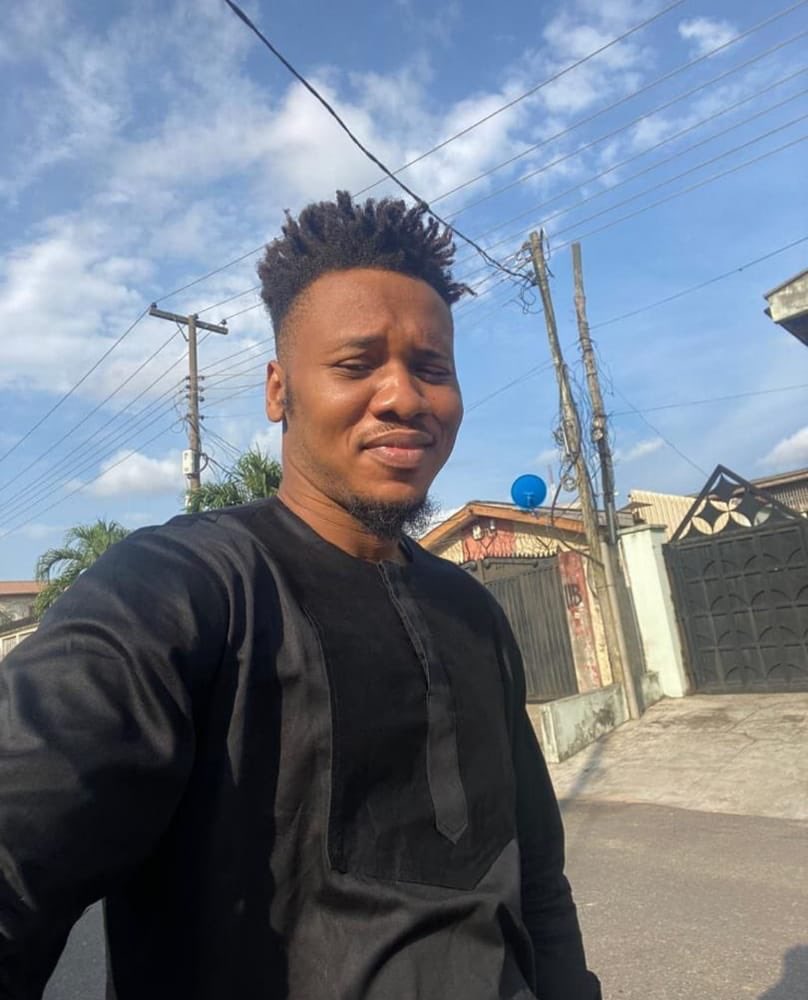 sowore's tweet photo. #Endsars  Yesterday, the Commissioner of @PoliceNG in Lagos, Hakeem Odumosu sent a police team to break into @simplyeromz Eromosele Adene’s home in Ikeja area, he was subsequently abducted because they found his number on flyers in circulation! #FreeEromz https://t.co/3sj1Gzssie