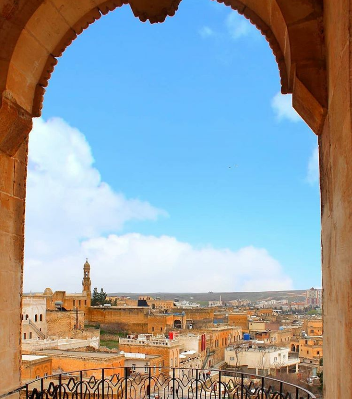 g ü n a y d i n
Rahat yürümek istiyorsan heybene 
geçmişin yükü yerine tecrübelerini 
doldur. 
      Ve düne reset, yarına merak, bugüne kıymet gibi bir kompozisyon ile yaşa..

☘️ #Antieqakalpmezarliği ☘️
#günaydınlar #MutluPazarlar #mutluhaftasonları #günaydın #HayirliSabahlar